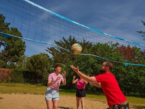  Tour Opérateur et particuliers sur camping La Pinède Les Mathes - accès piscine inclus - Charente-Maritime
