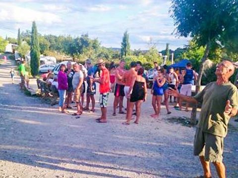 Domaine de Chadeyron - Camping et gîtes - Ardèche