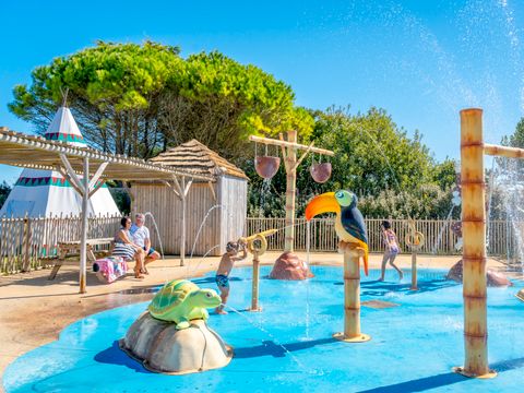 Camping Paradis A La Corniche - Charente-Maritime