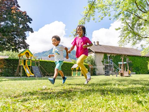 Camping Romanée - la Ferme de la Serraz - Haute-Savoie