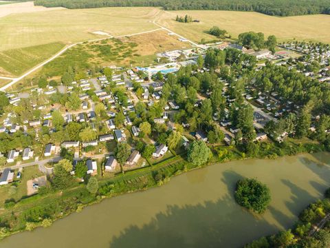 Camping Siblu Domaine de Dugny - Funpass Inclus - Loir-et-Cher