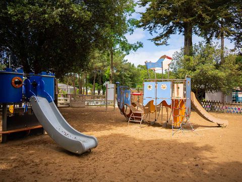 Camping Siblu Le Bois Dormant - Funpass inclus - Vendée
