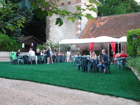 Camping Château de la Rolandière - Indre-et-Loire