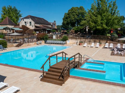 Camping Romanée - Les Grottes De Roffy - Dordogne