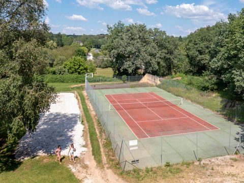 Camping Romanée - Les Grottes De Roffy - Dordogne