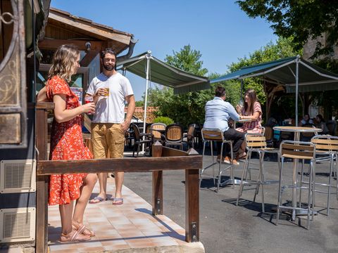 Camping Romanée - Les Grottes De Roffy - Dordogne