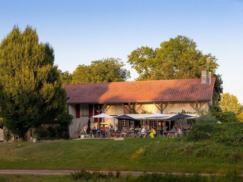 Camping Aux Rives du Soleil - Ain