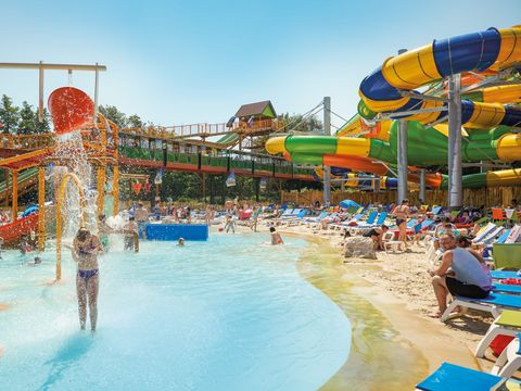 Attractie- & Vakantiepark Slagharen - Hardenberg - Image N°4
