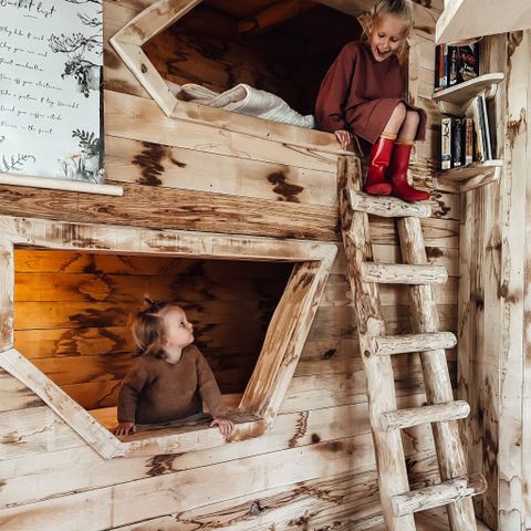 HÉBERGEMENT INSOLITE 4 personnes - Petite maison Hobbit avec bain à remous