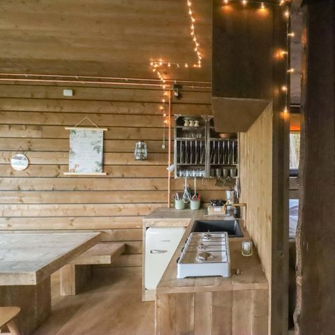 HÉBERGEMENT INSOLITE 8 personnes - Tiny house Shelter avec jaccuzi