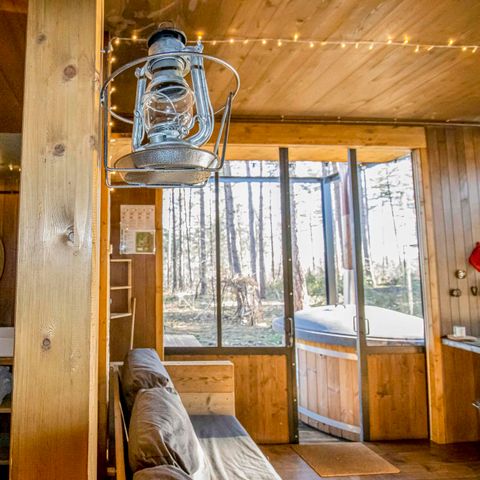 HÉBERGEMENT INSOLITE 5 personnes - Petite maison Classic avec bain à remous