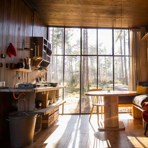 HÉBERGEMENT INSOLITE 5 personnes - Petite maison Classic avec bain à remous