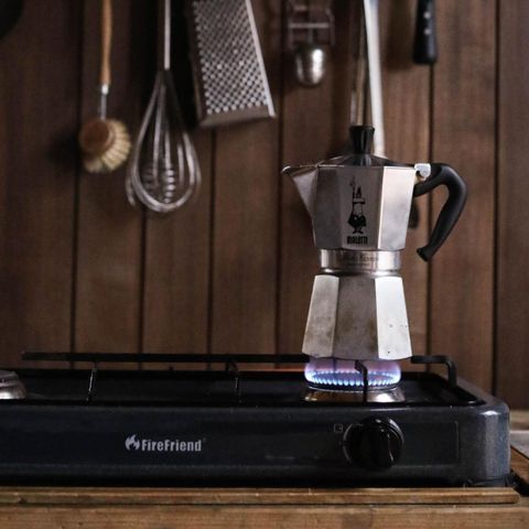 HÉBERGEMENT INSOLITE 5 personnes - Petite maison Cabine d'eau avec bain à remous