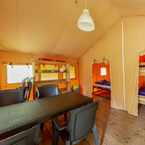 Tente en toile et en bois 6 personnes - Parc de vacances Herperduin - Tente Safari 6 personnes