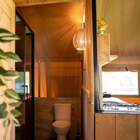 TENTE TOILE ET BOIS 4 personnes - y compris les installations sanitaires