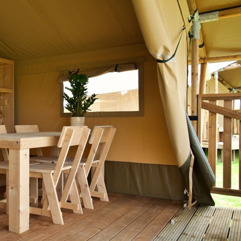 Tente en toile et en bois 4 personnes - y compris les installations sanitaires