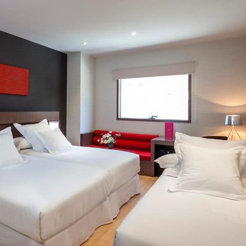 Chambre 3 personnes - CHAMBRE DOUBLE + LIT D'APPOINT - 2 ADULTES + 1 ENFANT (MOINS DE 12 ANS)