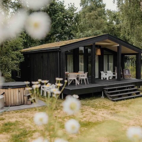 LODGE 5 personnes - Collines avec bain à remous