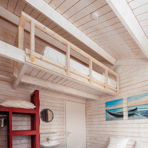 MAISON 18 personnes - Maison familiale avec bain à remous + Cabanes en rondins