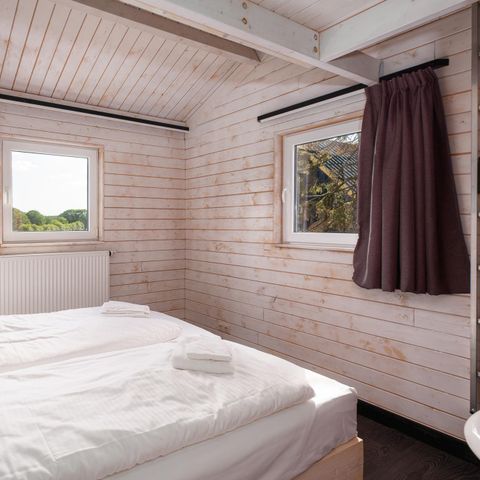 MAISON 18 personnes - Maison familiale avec bain à remous + Cabanes en rondins
