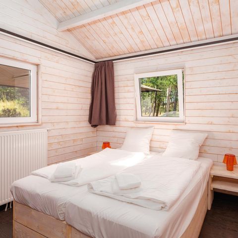 MAISON 18 personnes - Maison familiale avec bain à remous + Cabanes en rondins