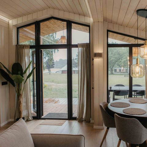 LODGE 5 personnes - Panorama Lake House Scandi avec bain à remous