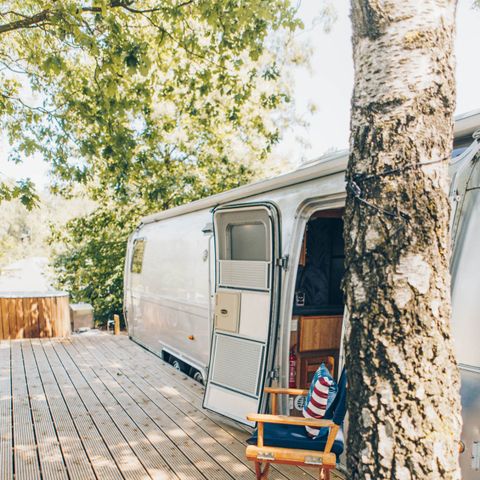 Hébergement 2 personnes - Airstream avec jacuzzi