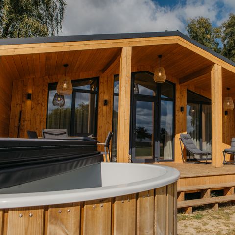 Lodge 4 personnes - Beach View Scandi avec jacuzzi