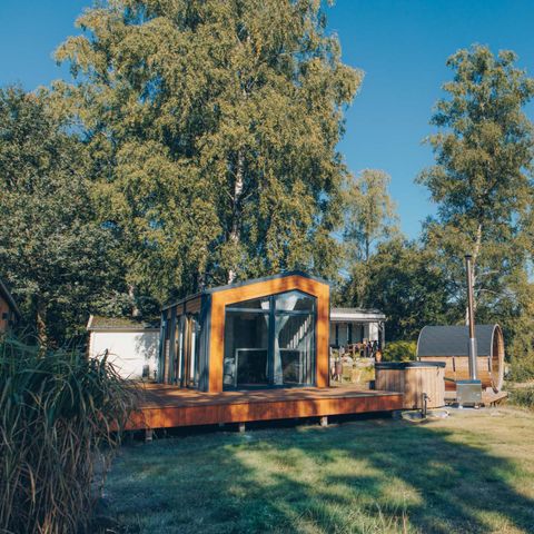 Lodge 6 personnes - Lake View Scandi avec jacuzzi et sauna