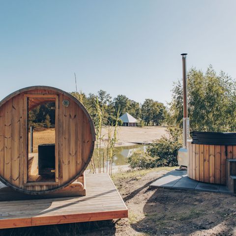 Lodge 6 personnes - Lake View Scandi avec jacuzzi et sauna