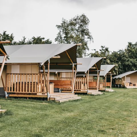 Tente en toile et en bois 6 personnes - Toilettes incluses