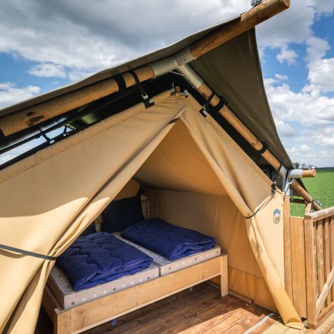 TENTE TOILE ET BOIS 2 personnes - y compris les installations sanitaires