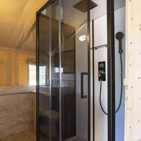 TENTE TOILE ET BOIS 2 personnes - y compris les installations sanitaires