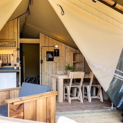 TENTE TOILE ET BOIS 4 personnes - y compris les installations sanitaires