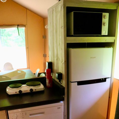 Tente en toile et en bois 6 personnes - y compris les installations sanitaires