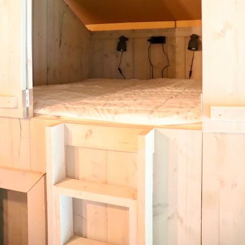 Tente en toile et en bois 6 personnes - y compris les installations sanitaires