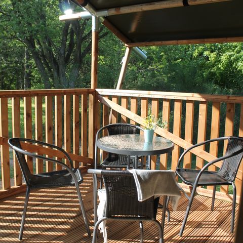 TENTE TOILE ET BOIS 4 personnes - y compris les installations sanitaires