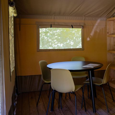 Tente en toile et en bois 4 personnes - y compris les installations sanitaires