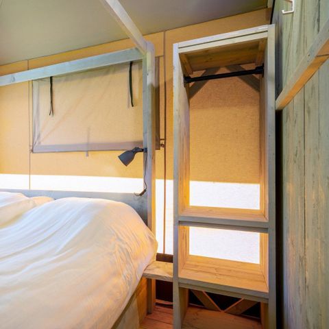 TENTE TOILE ET BOIS 7 personnes - y compris les installations sanitaires