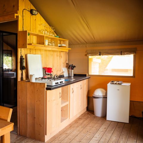 Tente en toile et en bois 6 personnes - y compris les installations sanitaires