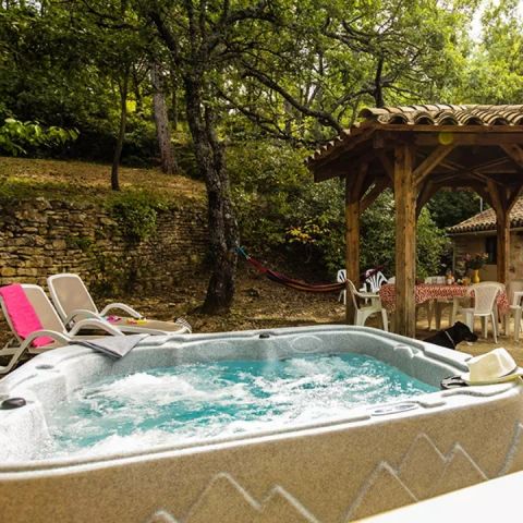 GÎTE 2 personnes - Gîte Roussillon 2 Pièces 2 Personnes + TV + Spa Privatif