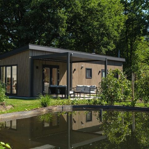 Lodge 4 personnes - Loevestein Deluxe avec bain à remous et sauna