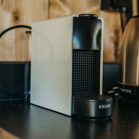 TENTE TOILE ET BOIS 4 personnes - y compris les installations sanitaires