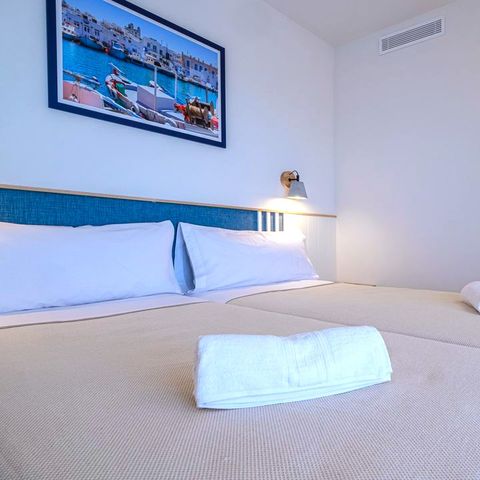 APPARTEMENT 4 personnes - Appartement 2 chambres ACCES AU CAMPING EN SUPPLEMENT et parking payant