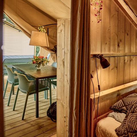Tente en toile et en bois 4 personnes - y compris les installations sanitaires