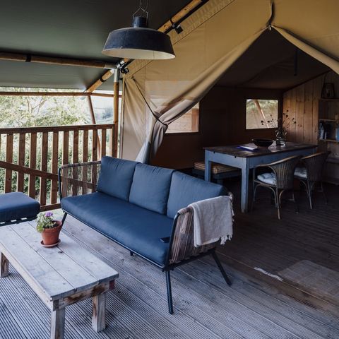 Tente en toile et en bois 4 personnes - Tente de glamping avec sanitaires