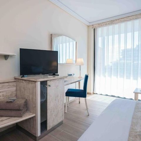 CHAMBRE 2 personnes - Chambre Double - Balcon - Vue Canal