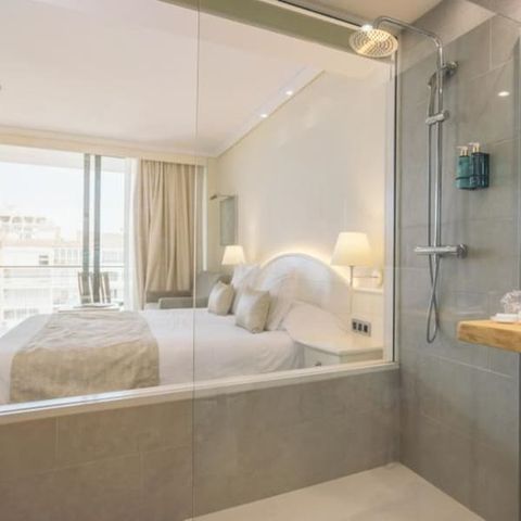 Chambre 3 personnes - Double - Lit supplementaire - Balcon - Vue Canal