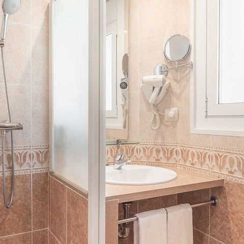 Chambre 1 personne - CHAMBRE INDIVIDUELLE