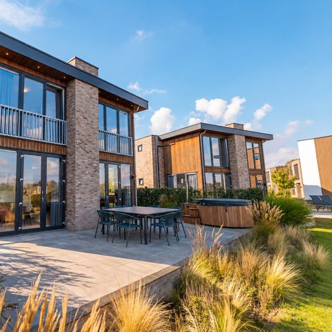 Villa 10 personnes - Maas Waterzicht avec jacuzzi et sauna